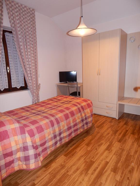 Albergo Ginevra Roncone Extérieur photo