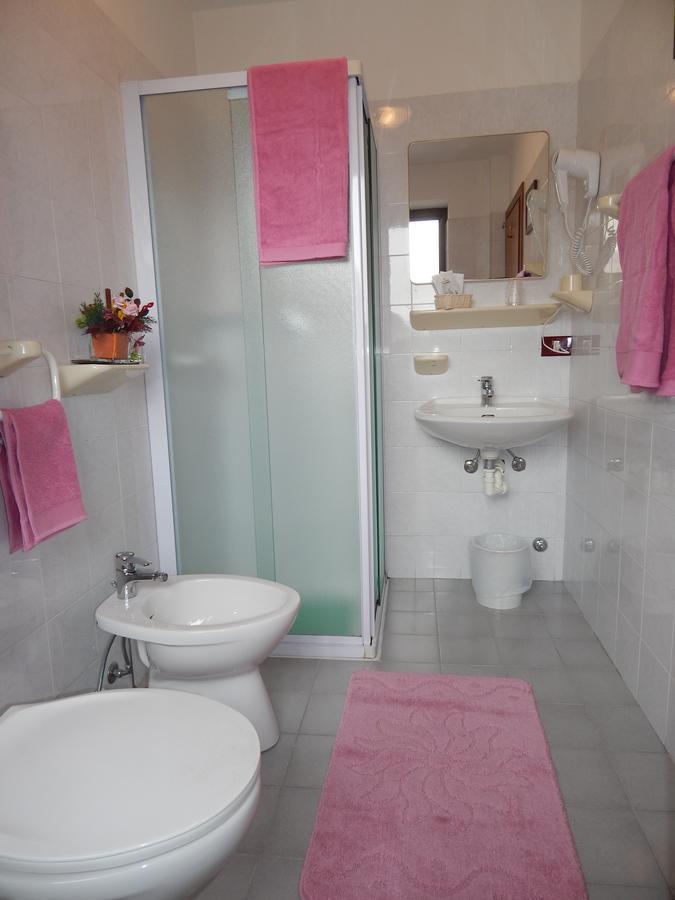 Albergo Ginevra Roncone Extérieur photo
