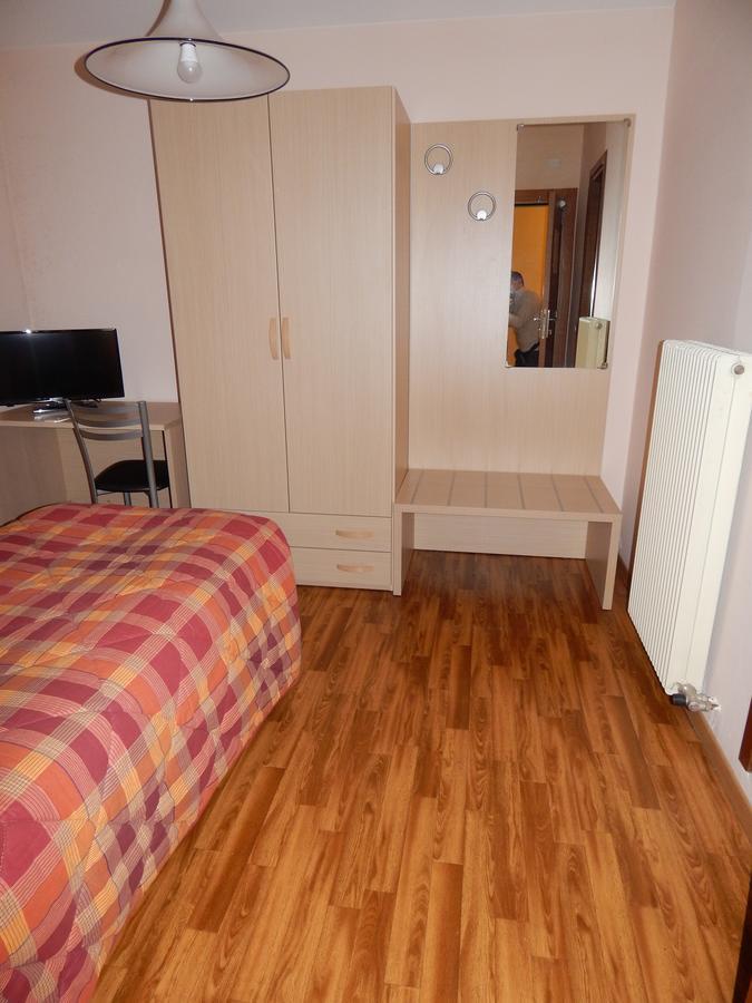 Albergo Ginevra Roncone Extérieur photo