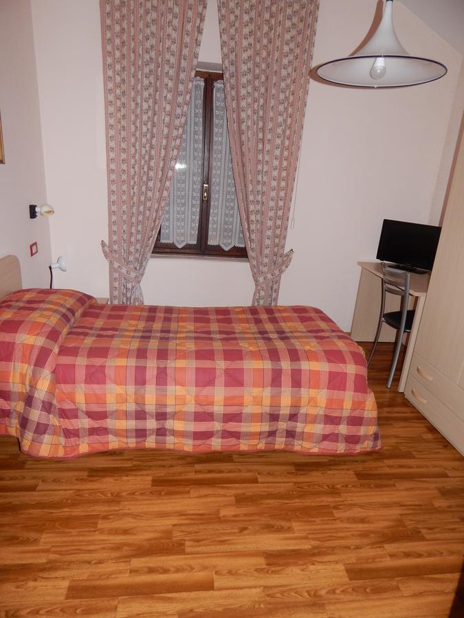 Albergo Ginevra Roncone Extérieur photo